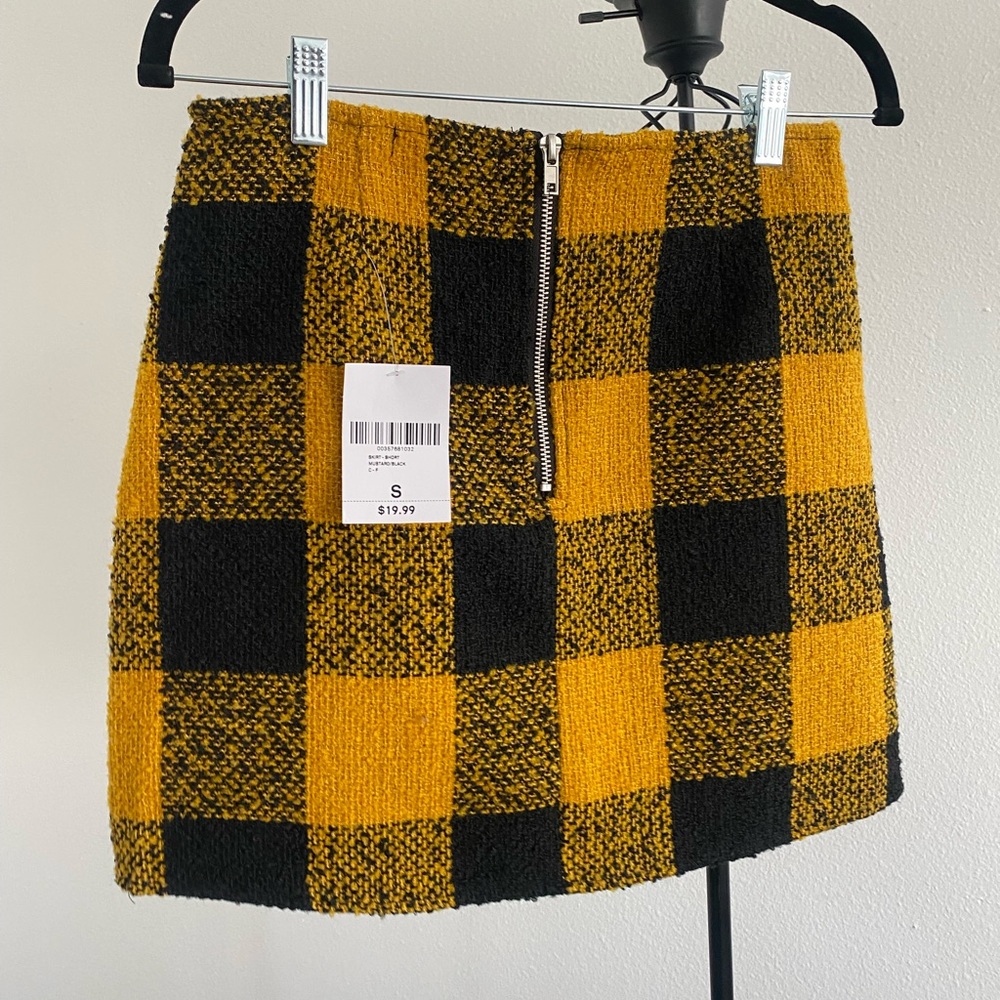 NEW WITH TAGS plaid skirt with zipper